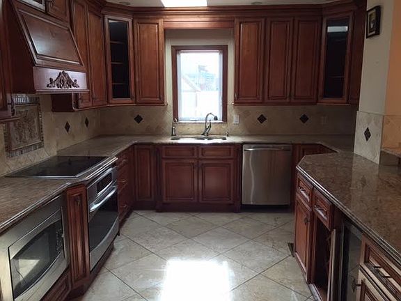 2nd image of 183 Arlington Blvd #House