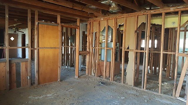 2nd image of 421 Grac Grace Rd