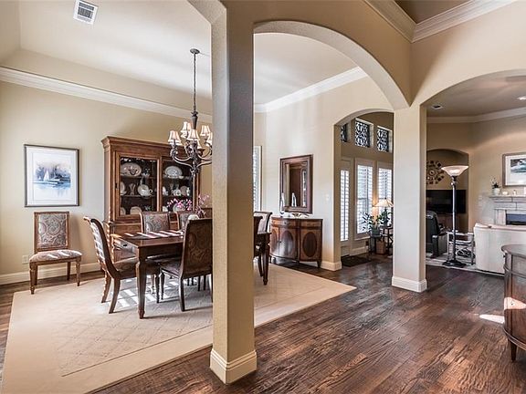 4th image of 11907 Westlawn Ln