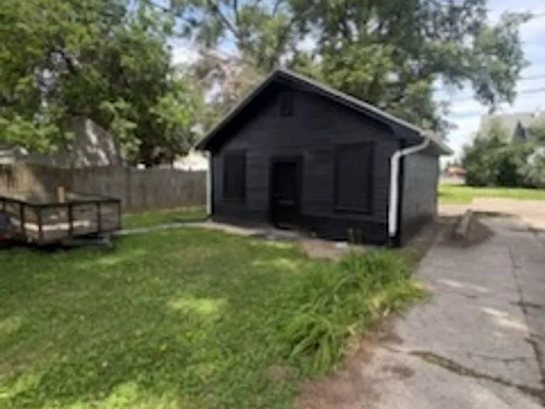 1611 W Barker Ave — Photo 10
