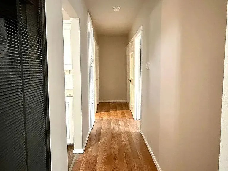 505 E 37th St — Photo 10