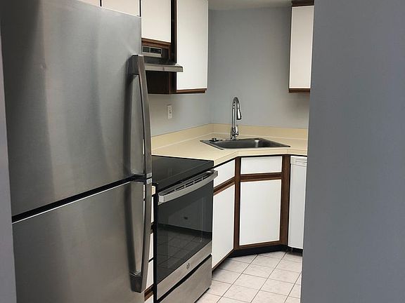 3rd image of 1721 Rock Bridge Mews APT B