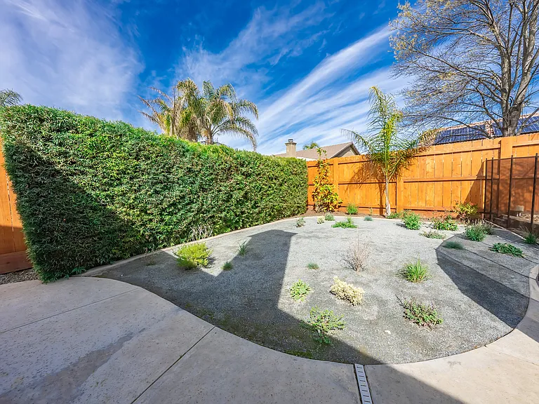 1114 W Pepper Dr — Photo 42
