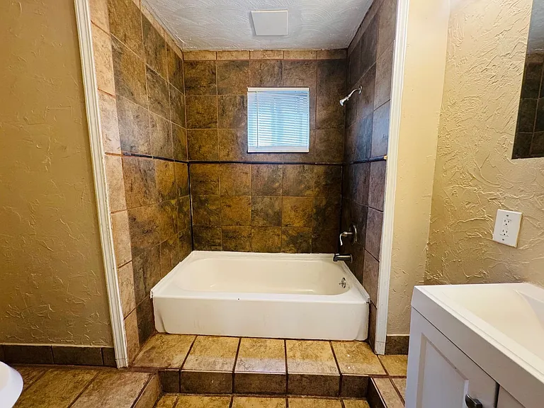 10630 Kimberley Ave — Photo 26