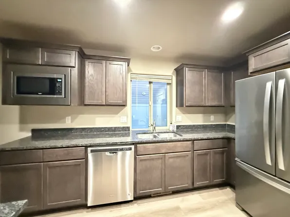 2327 NW Eucalyptus Dr, Hermiston, OR 97838
