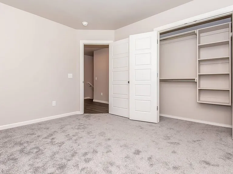 7715 Owen Ln — Photo 16