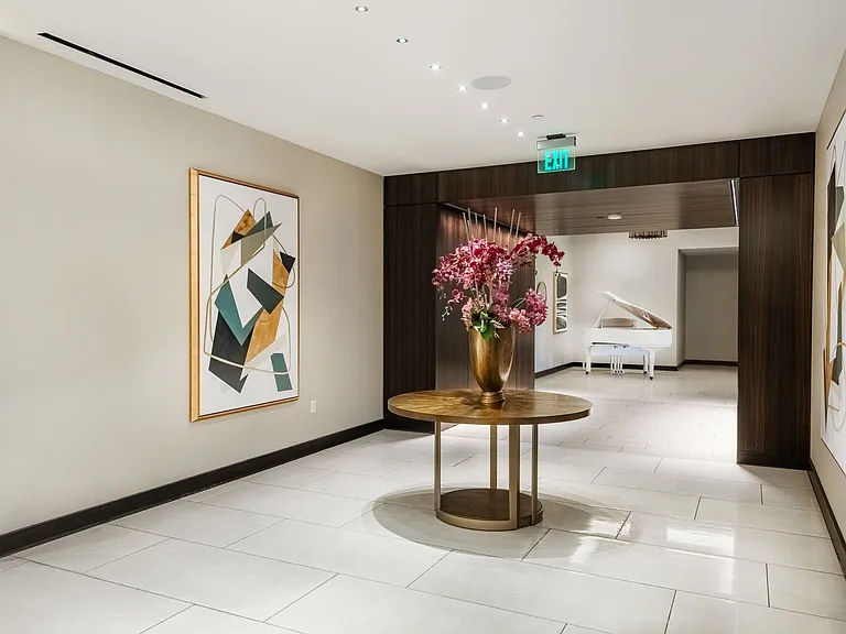 Nove at Knox — Photo 2