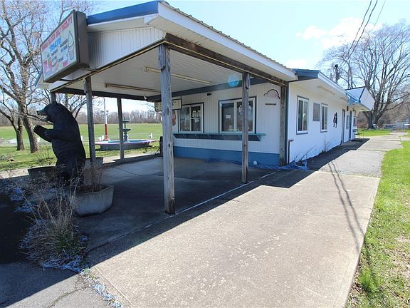 2nd image of 3060 Gates Rd #24