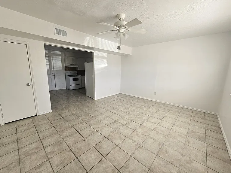 2631 SW H Ave #A — Photo 4