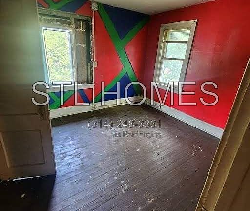 2nd image of 912 Slosson St