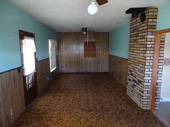 5th image of 206 Railroad St