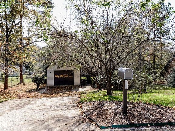 3rd image of 190 Riverchase Dr #334