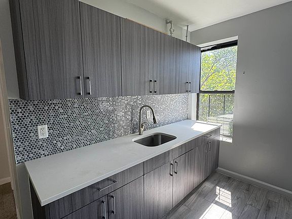2nd image of 432 W 163rd St APT 24