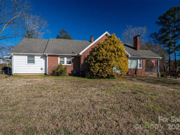 327 S Grove St, Lincolnton, NC 28092