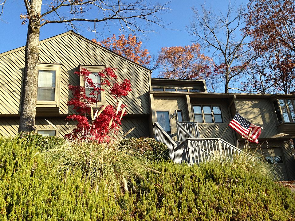 1st image of 450 Bellflower Ct