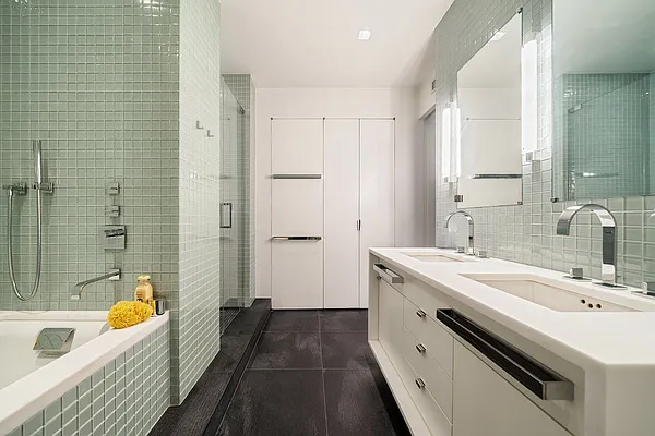 Sold by Dolly Lenz Real Estate LLC | media 8