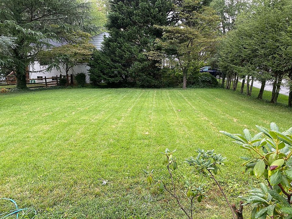 2nd image of 422 Range Rd
