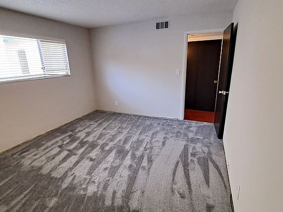 5th image of 3317 Kempton Ave #203