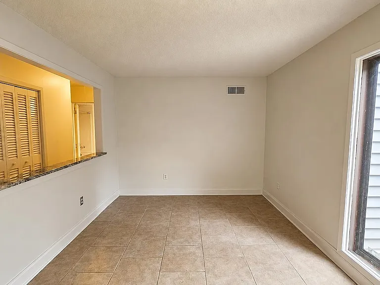 89 Ericson Rd — Photo 5