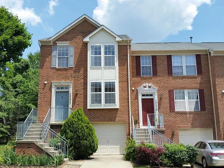 10421 Heathside Way — Photo 1