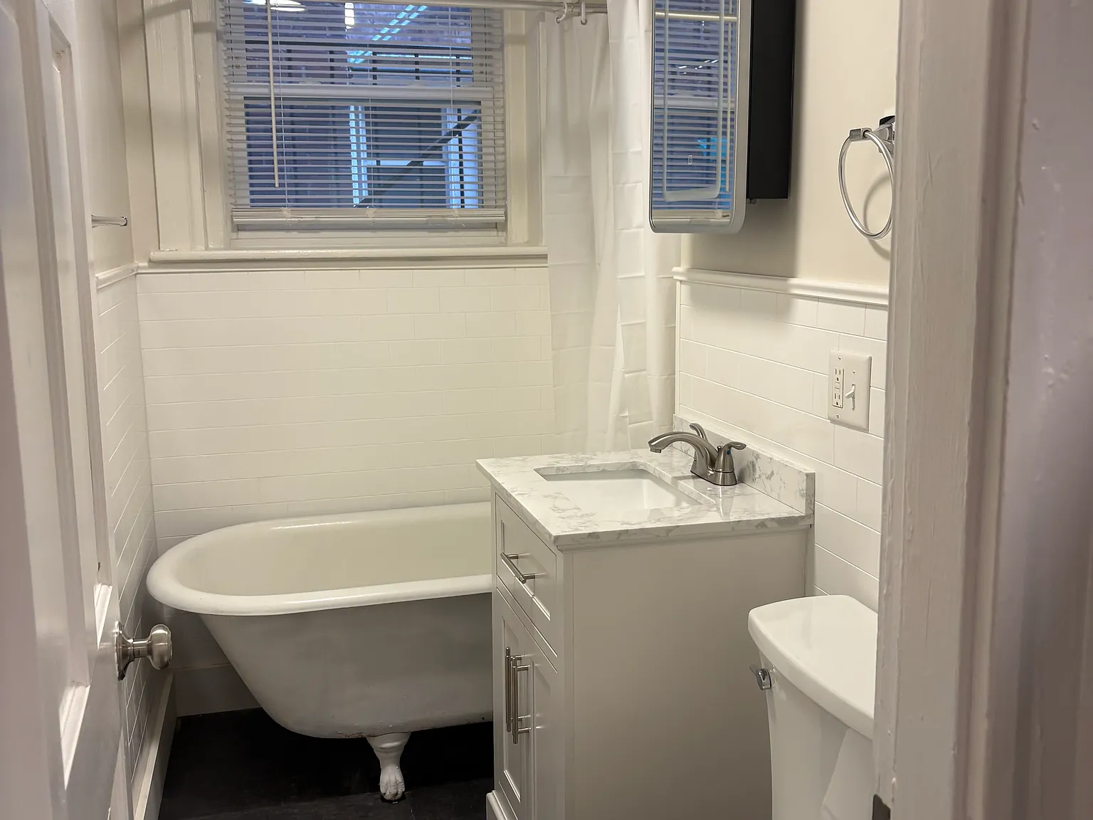 10 Gray St — Photo 2