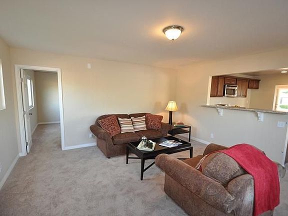 3rd image of 675 S Sunshine Ave