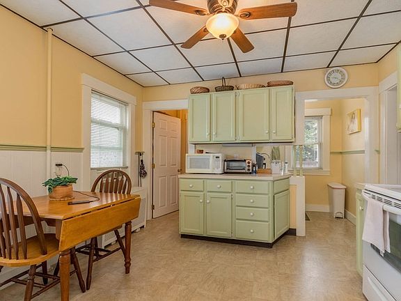 3rd image of 100 Rainville Ave