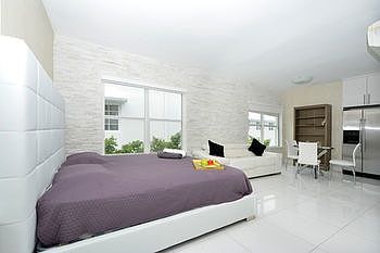 1st image of 612 15th St APT 3
