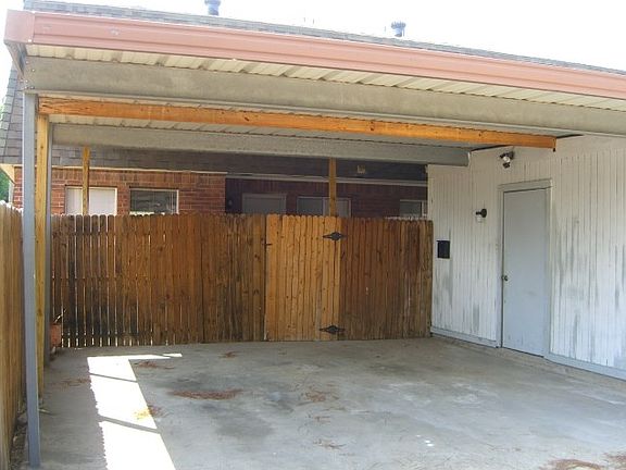 4th image of 1309 Lovell Dr