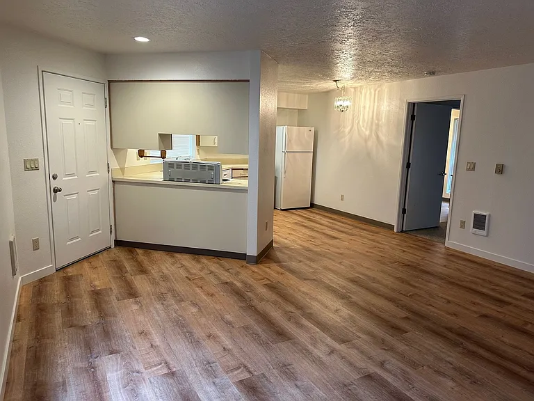 Shady Manor — Photo 21