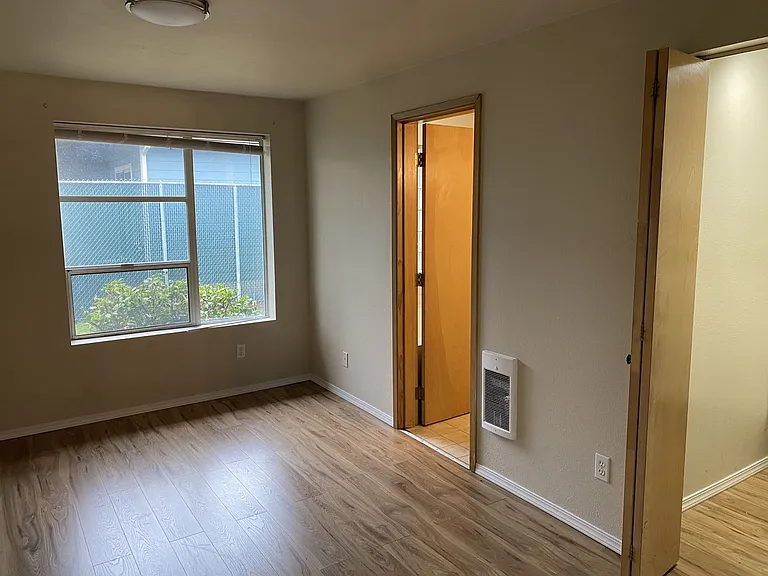 677 Lake Island Ave SE — Photo 14
