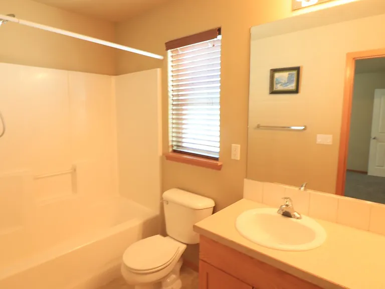 2807 SW Indian Cir — Photo 7