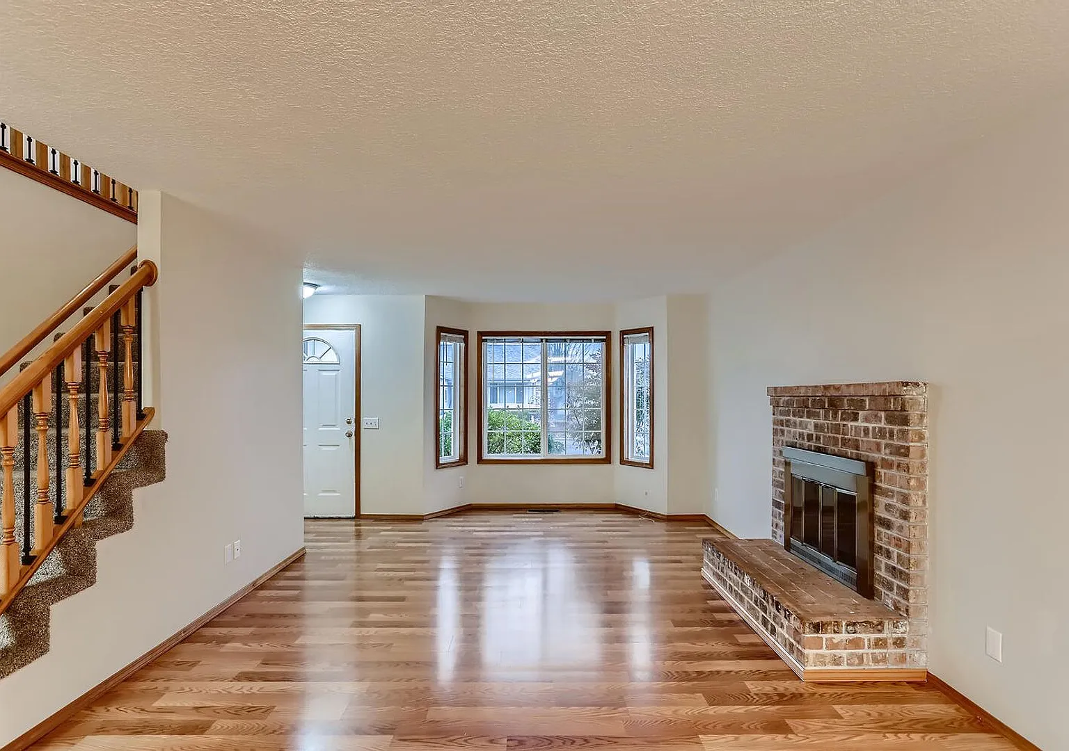 Beautiful 3 Bed 2.5 Bath Beaverton Home! — Photo 4