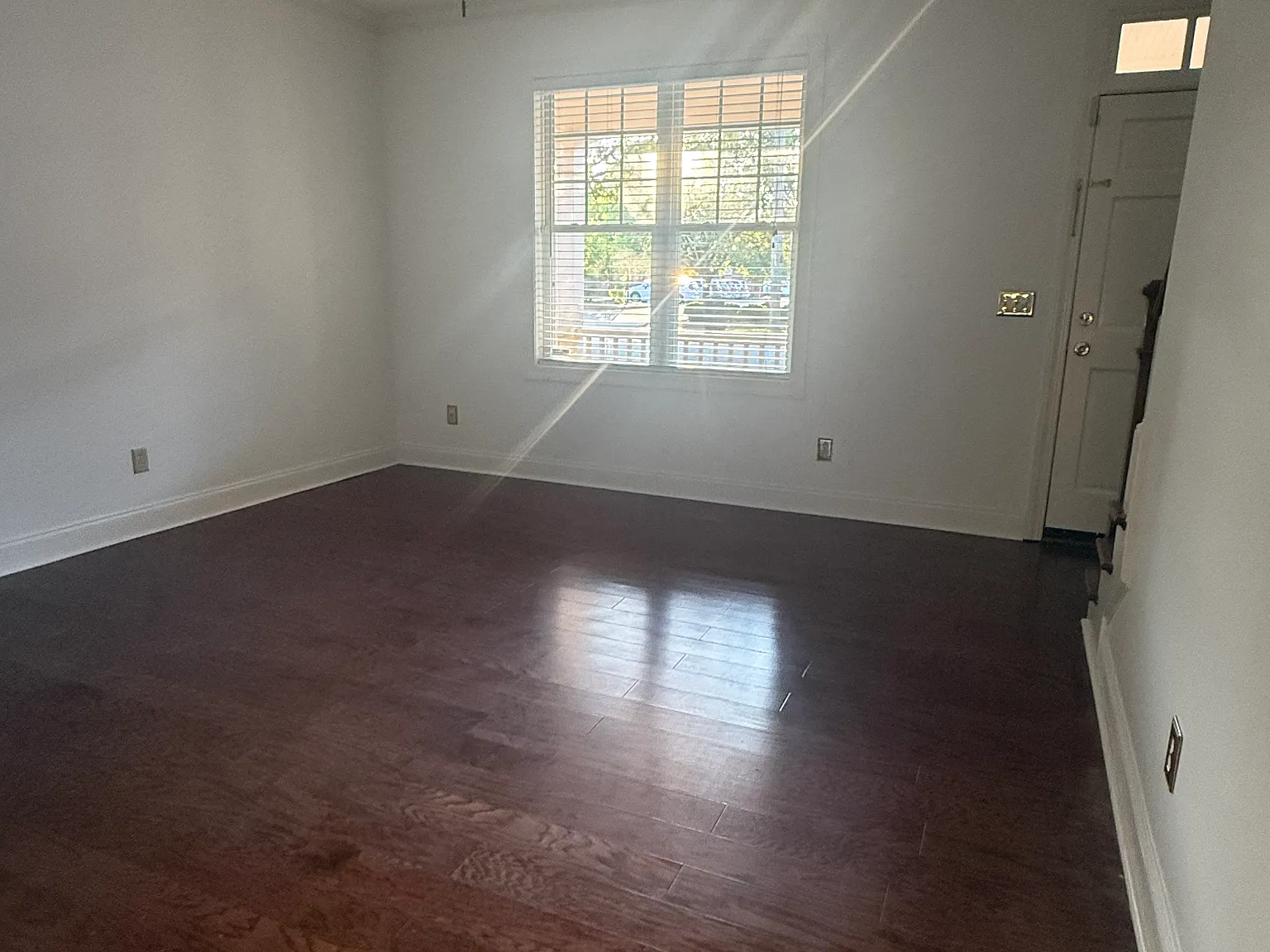 2 bed, 1.5 bath, 1026 sqft, $2,100 — Photo 4