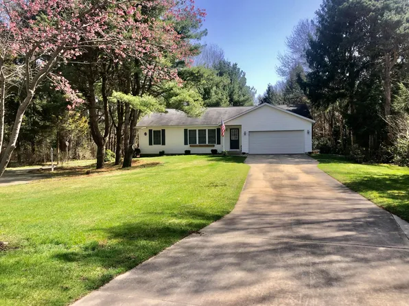 3491 64th St, Saugatuck, MI 49453