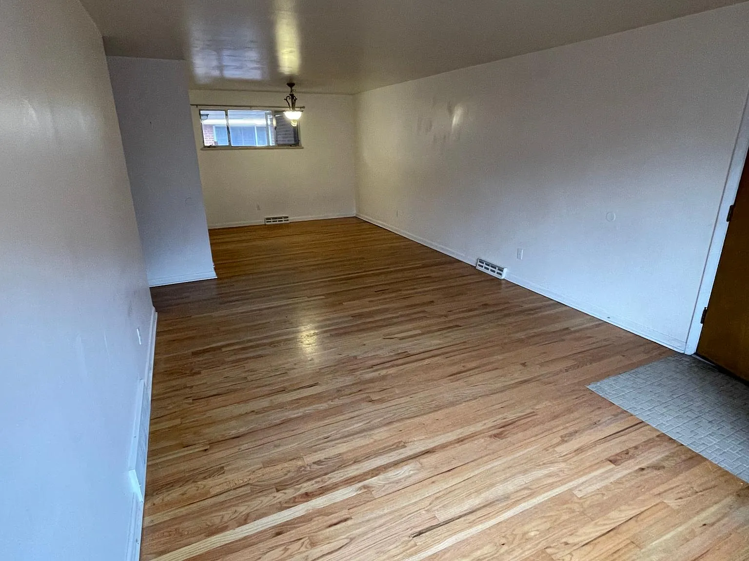 1136 Krameria St — Photo 4