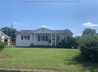 618 Long Ave, Ravenswood, WV 26164