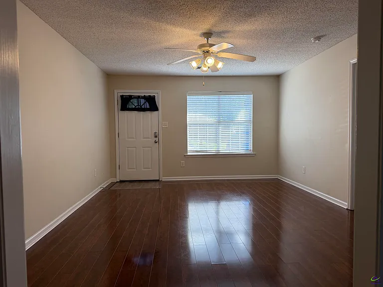224 Katelyn Cir — Photo 5
