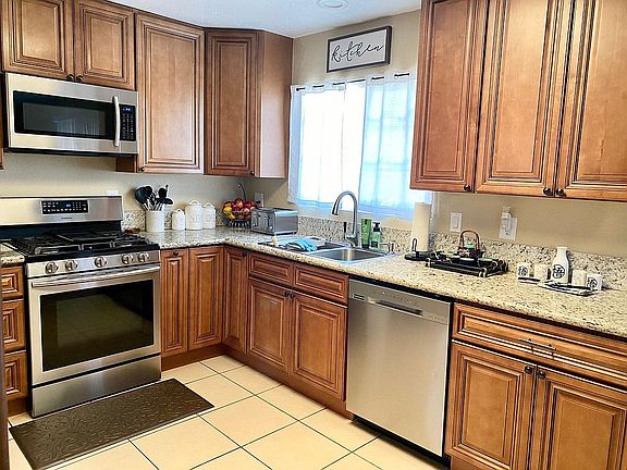 4th image of 5085 Orange Dr