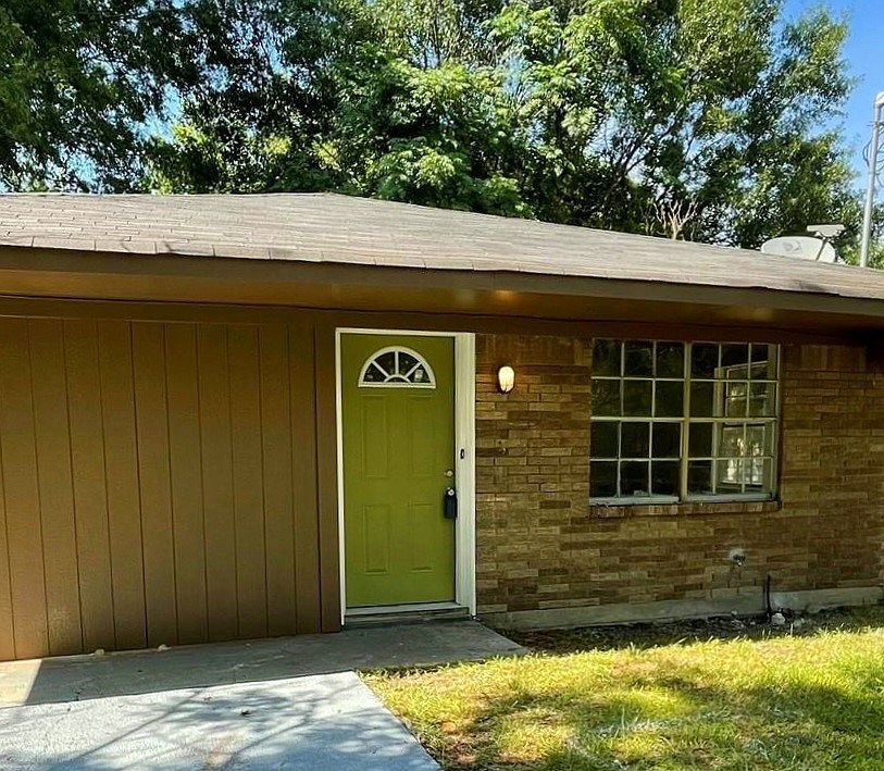1st image of 4048 Elliott Ave