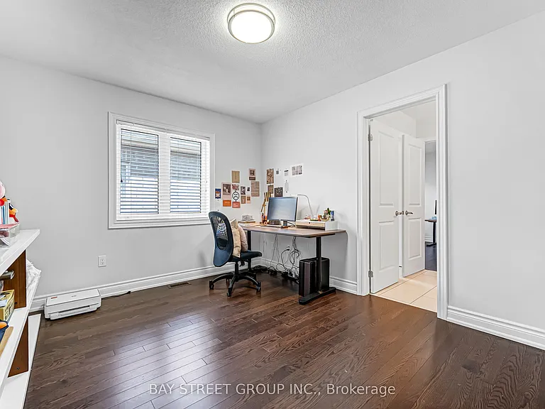 60 Mohandas Dr — Photo 38