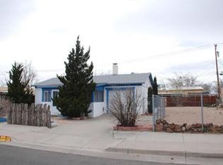369 56th St NW, Albuquerque, NM 87105