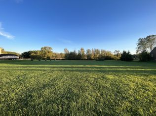 2411 Willow Creek Rd, Prairie Grove, IL 60012