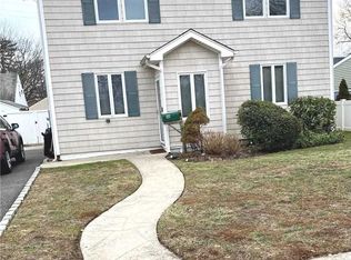 18 Wilson Rd, Valley Stream, NY 11581