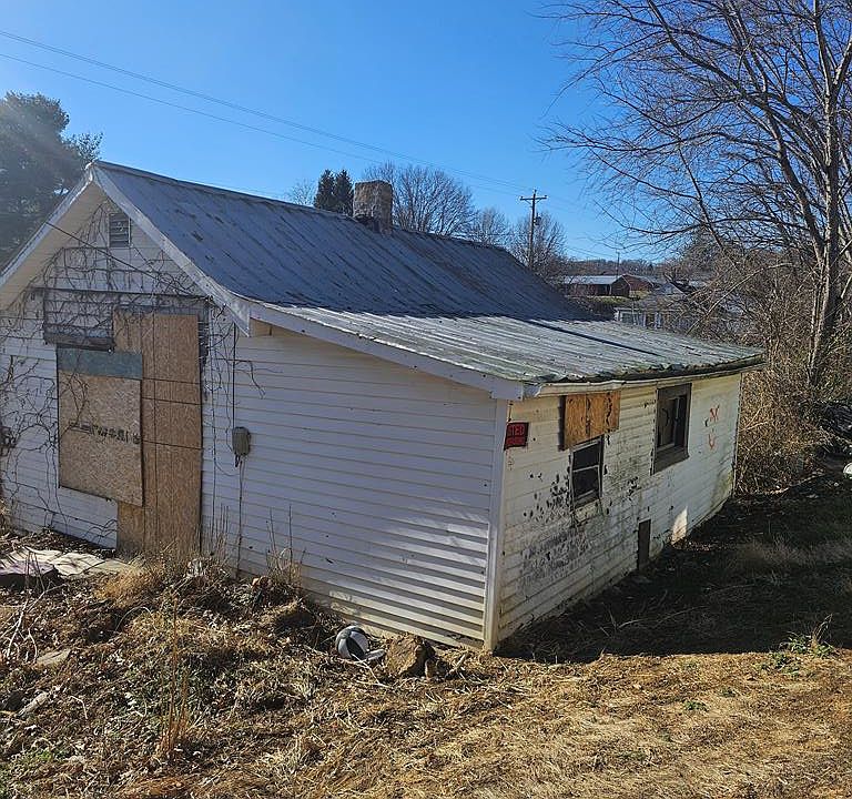 1st image of 880 W Washington St