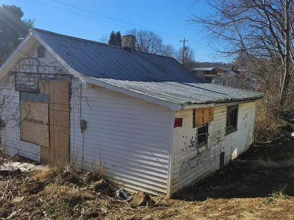 880 W Washington St, Wytheville, VA 24382