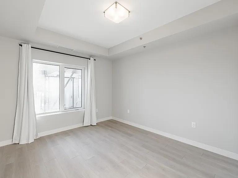 15 Refinery Way — Photo 33