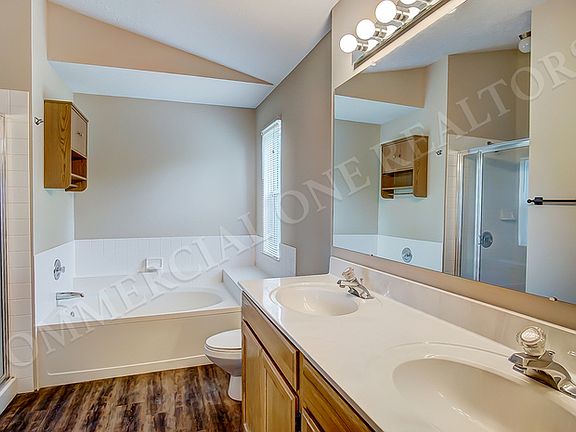 3rd image of 2729 Yellowoak Pl