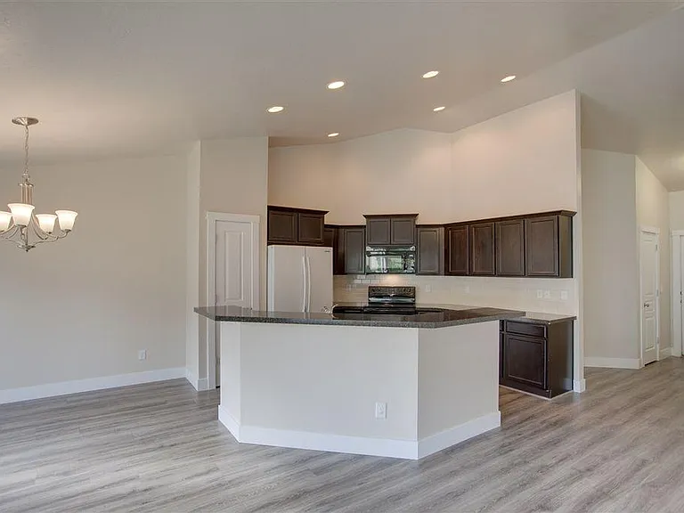 3694 S Veneto Ave — Photo 5