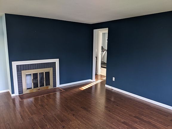 5th image of 11422 Crestwood Dr S